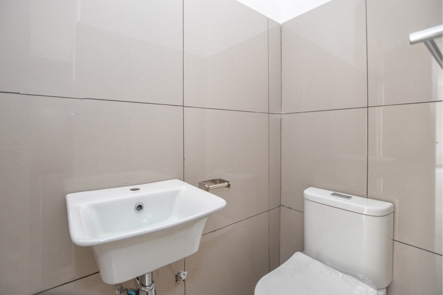 22 Bedroom Property for Sale in Oakdale Western Cape